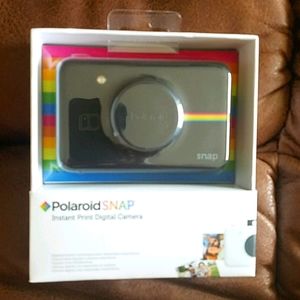 Polaroid SNAP camera